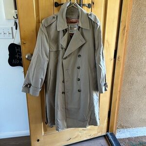 Men’s London Fog Jacket. Never worn before. Very good quality!